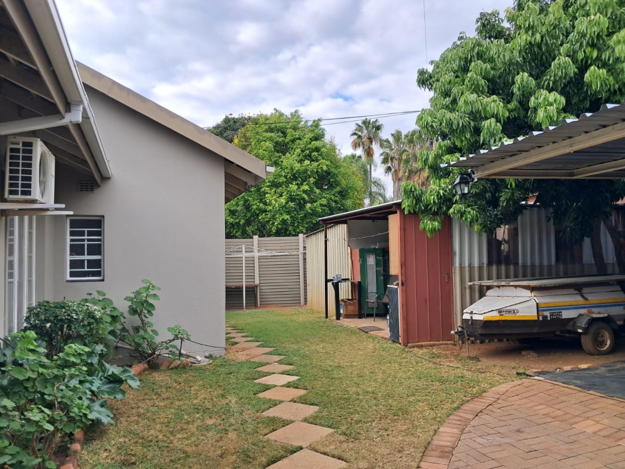 4 Bedroom Property for Sale in Safari Gardens North West